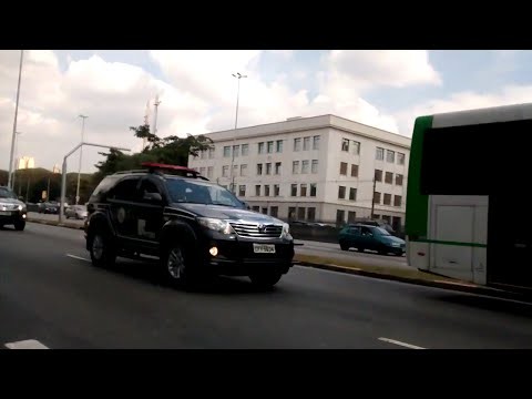 Brazylijska policja, Toyota Fortuner i test losia.