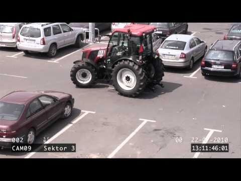 Pojechala traktorem na zakupy do tesco