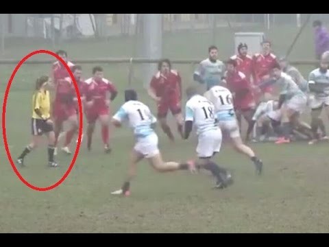 Argentynski rugbysta atakuje kobiete!