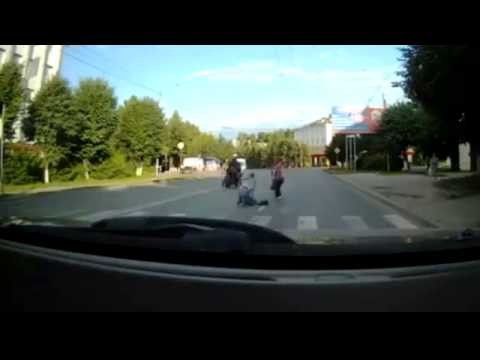 Potracenie na przejsciu i ucieczka motocykllsty
