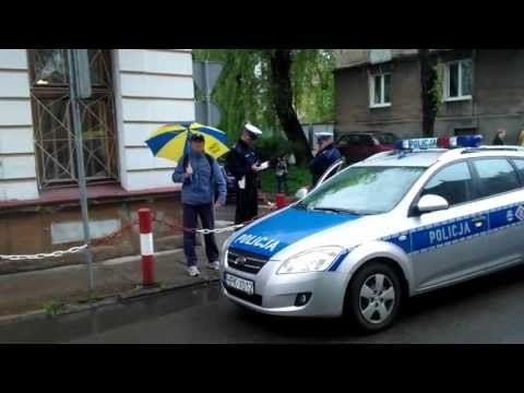 Policja w Lesku pomaga ludziom 