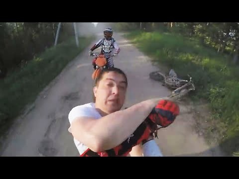 Motocyklista z POV w bojce z pijanym kierowca