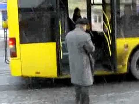 Jak zatrzymac skutecznie autobus na srodku ulicy 