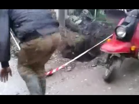 Mezczyzna Stunt na motocyklu. | FAIL |