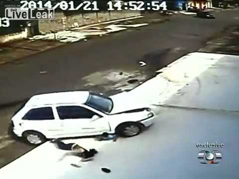 Kid escapes unharmed after being run over by a car 