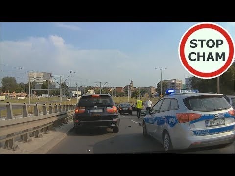 Uciekali Mercedesem przed Policja i staranowali 