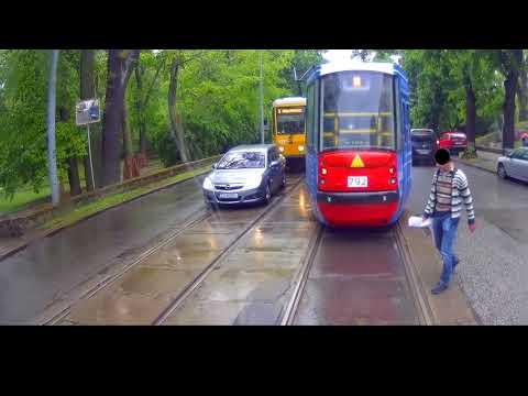 Oto co odwalaja piesi na torach tramwajowych