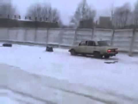 Rusek skacze przez samochod !!! 