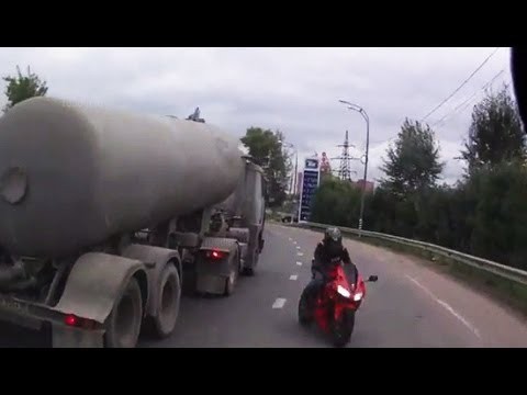 Biker smugi poplatal (Crash)