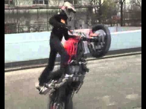 Stunt na motorze