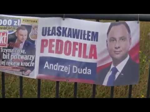 Plakaty antywyborcze Andrzeja Dudy.