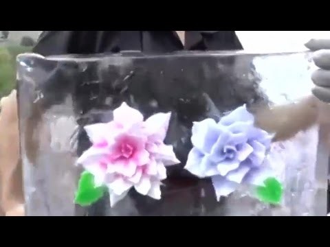 Kwiaty w lodzie