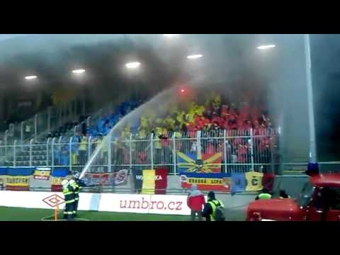 Czeski sposob na walke z odpalaniem rac na stadionach