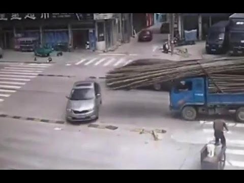 Atak bambusow na samochod