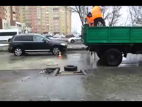 Jak Rosjanie naprawiaja zalane drogi?