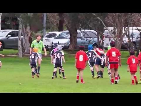 Osiem letni gracz rugby na trybie Bestia