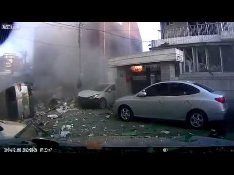 Wybuch auta w gazie