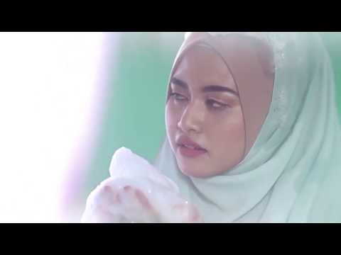 Reklama szamponu do wlosow z Malezji