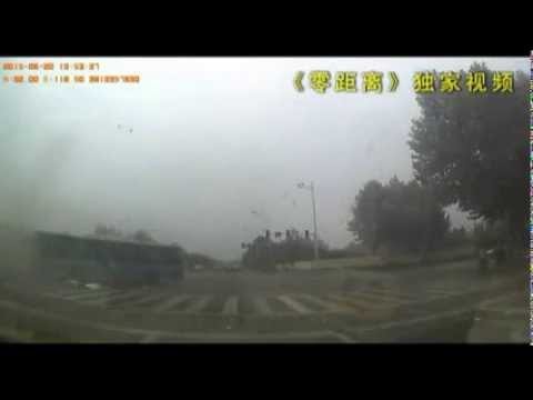 Pilot na BMW vs Mazda w Chinach
