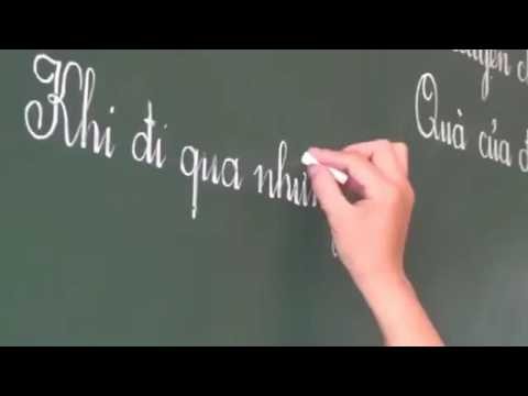 Piekno kaligrafii: Wietnamska nauczycielka pisze 