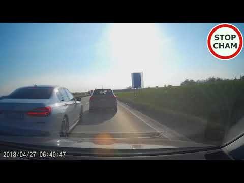 Agresywne zachowanie BMW na autostradzie 