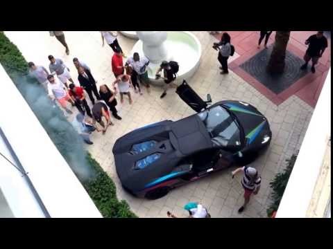Lamborghini Aventador vs zywoplot