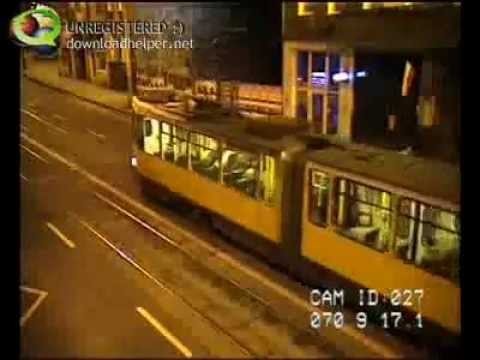 Idiota vs tramwaj