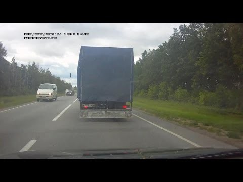 W ciezarowce jadacej autostrada odpadlo kolo