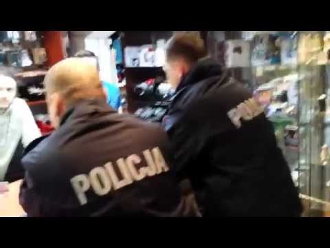 Policja stoi na zakazie